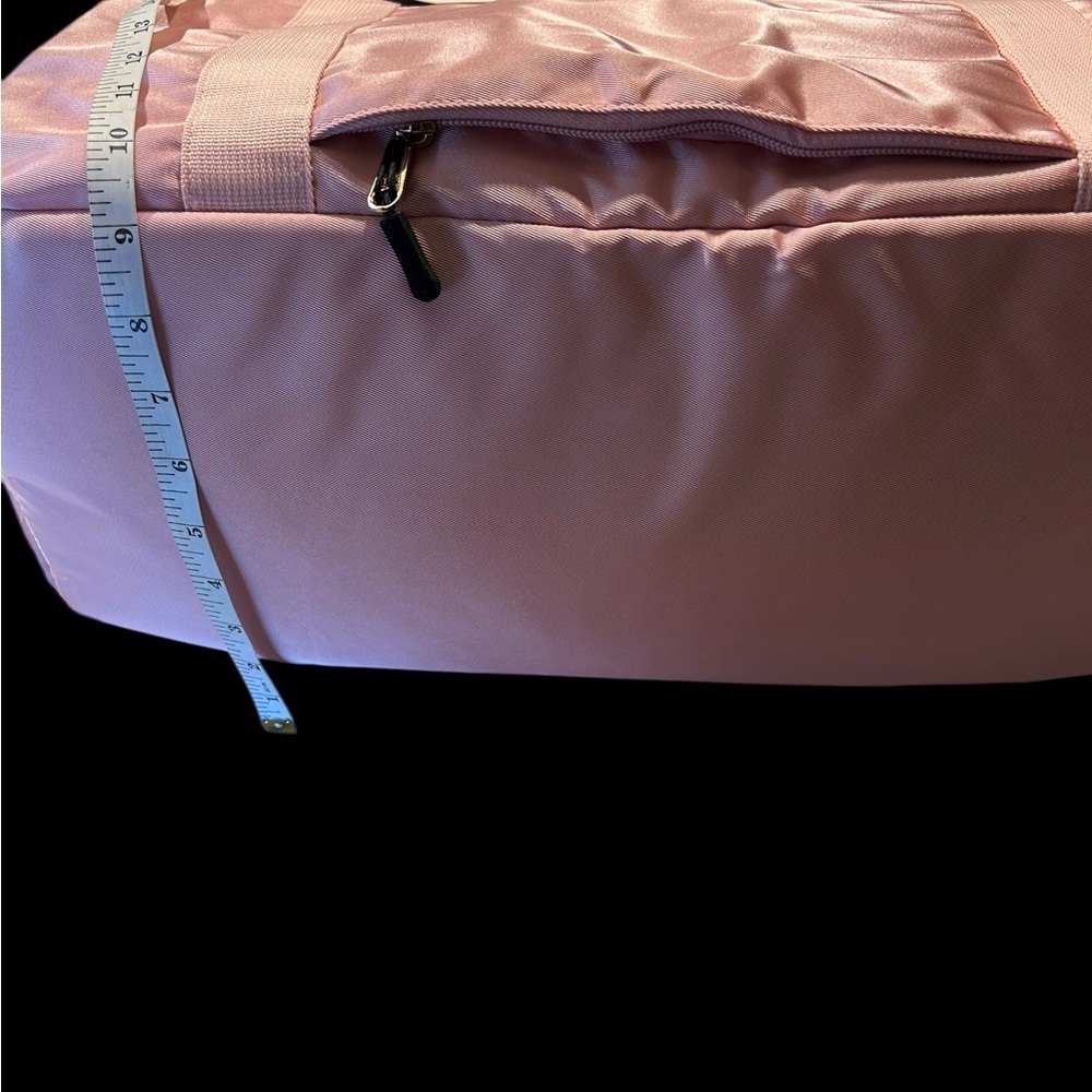 Classy UseLike Pink Duffel Bag and matching makeup bag - Picture 7 of 16